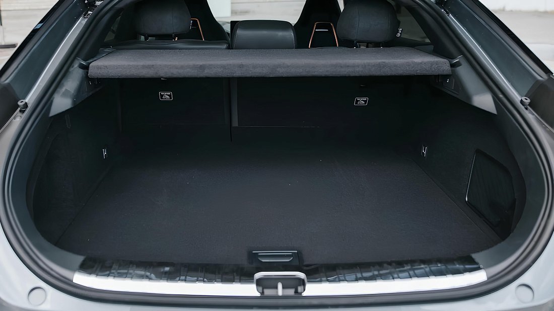 Zeekr 001 Performance AWD (2023-…) багажник, сиденья подняты, грузовое пространство, объем багажника, вместимость багажника, место для хранения