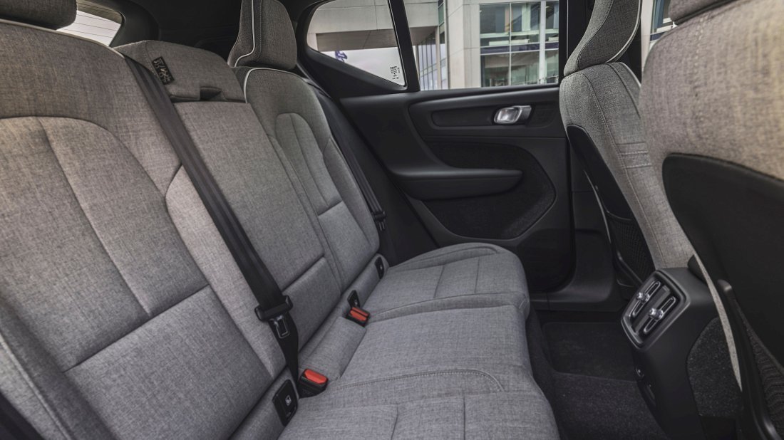 Фото Volvo XC40 Recharge (EX40) P8 AWD (2020-2021) задние и пассажирские сиденья