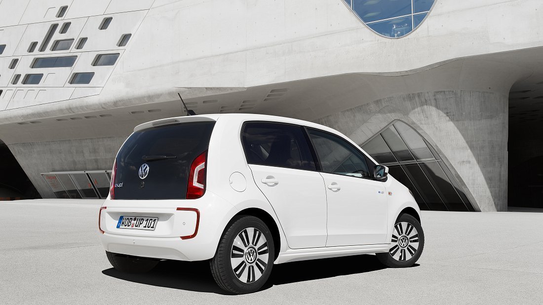 Volkswagen e-Up! 18.7 kWh (2013-2019) задняя часть в три четверти, вид в три четверти, диагональ, экстерьер