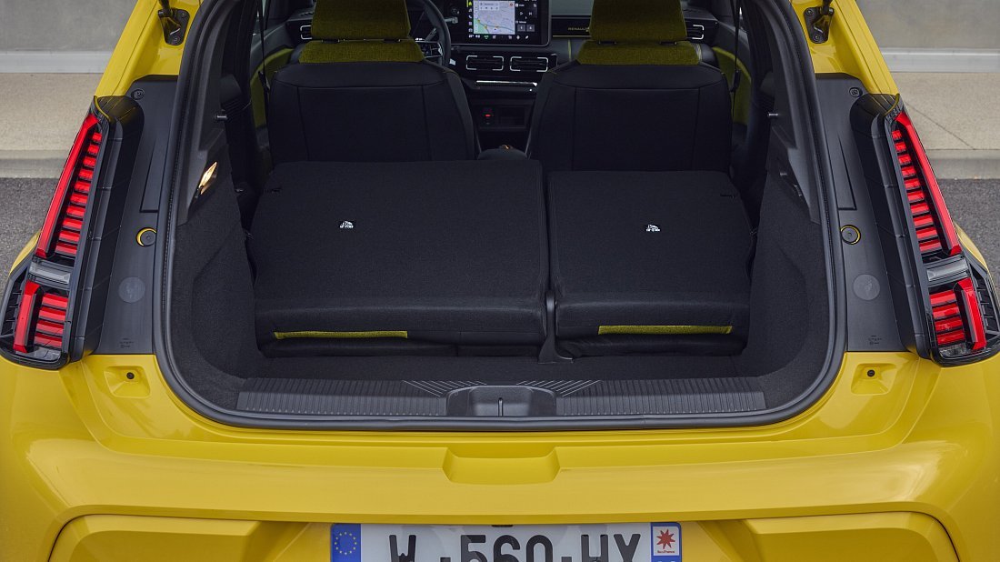 Renault 5 E-Tech EV40 95hp (2025-...) багажник, увеличенный объем, сиденья сложены, максимальный объем, максимальный груз, максимальная вместимость, максимальное пространство для хранения