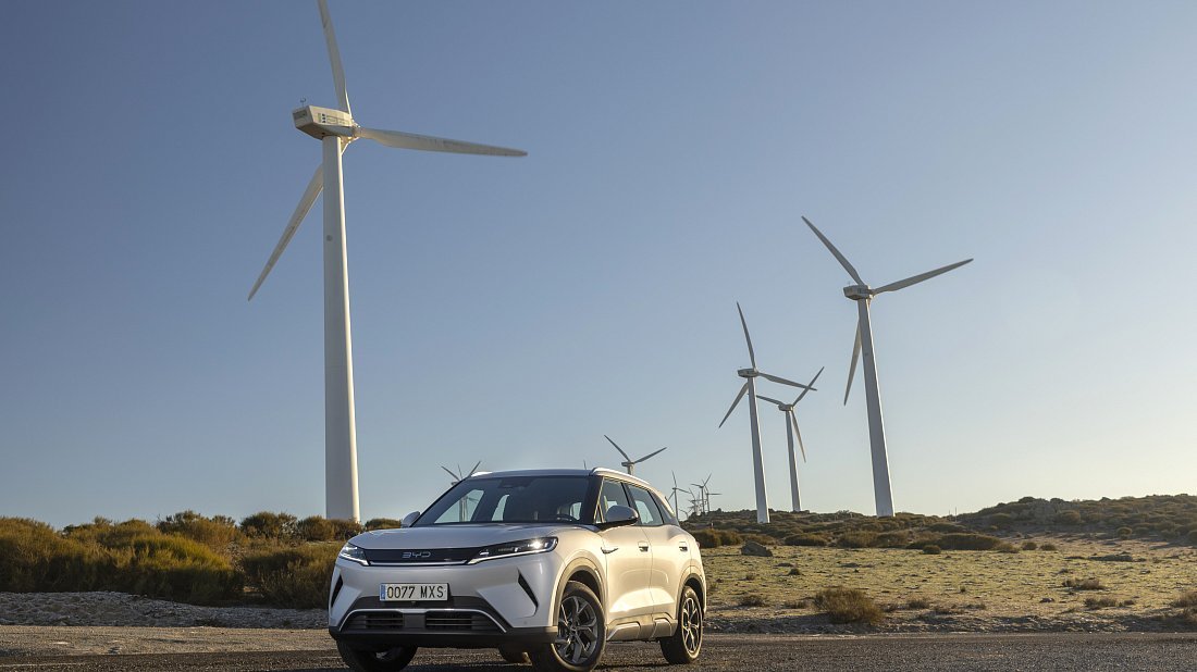 Фото BYD Atto 2 64.8 kWh (2025-…) вид спереди, экстерьер