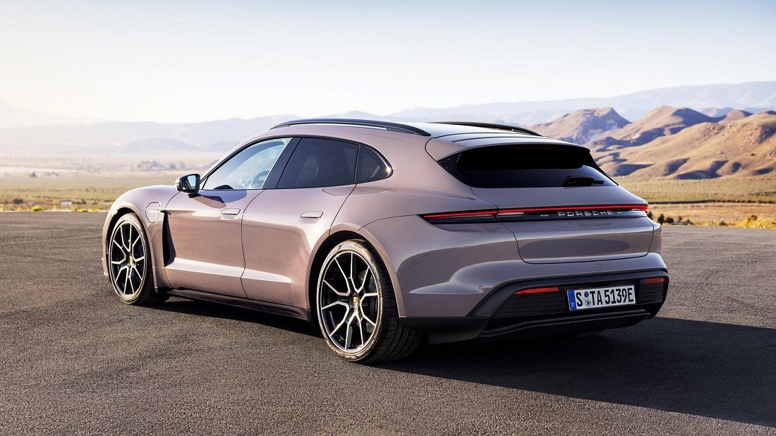 Porsche Taycan 4S Sport Turismo (2024-…) задняя часть в три четверти, вид в три четверти, диагональ, экстерьер