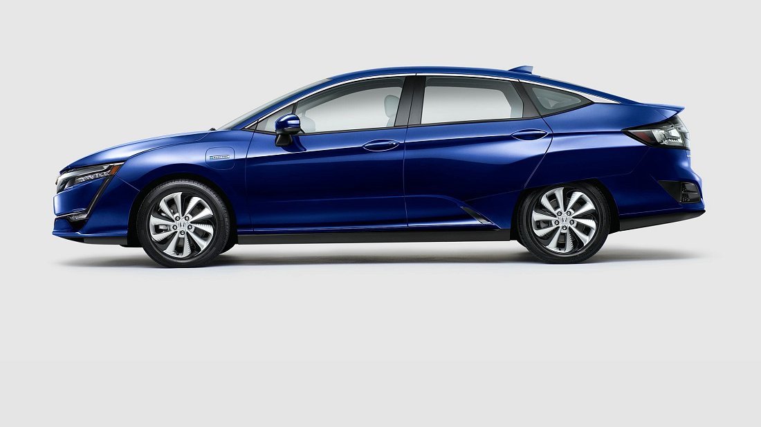 Honda Clarity Electric (2017-2019) вид сбоку, силуэт, двери, колеса, экстерьер