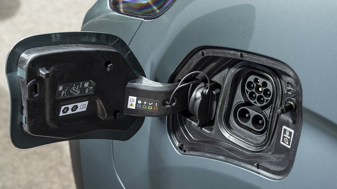 Peugeot e-Traveller L3 50 kWh (2024-...) порт для зарядки (Европа), зарядка, разъем, штекер, коннектор