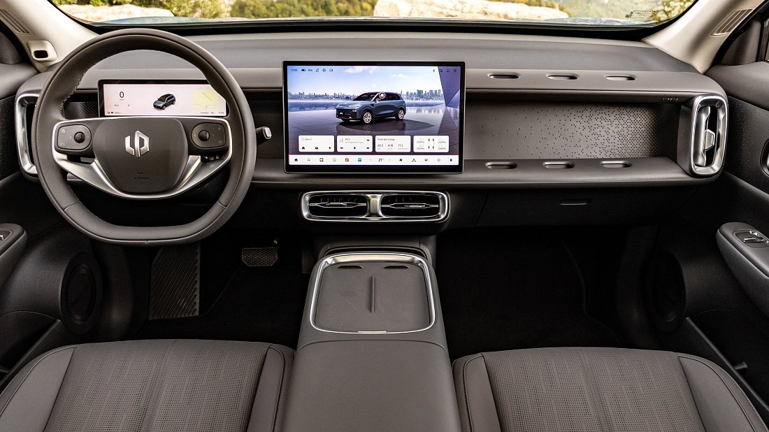 Фото Leapmotor B10 Pro (2025-..) интерьер