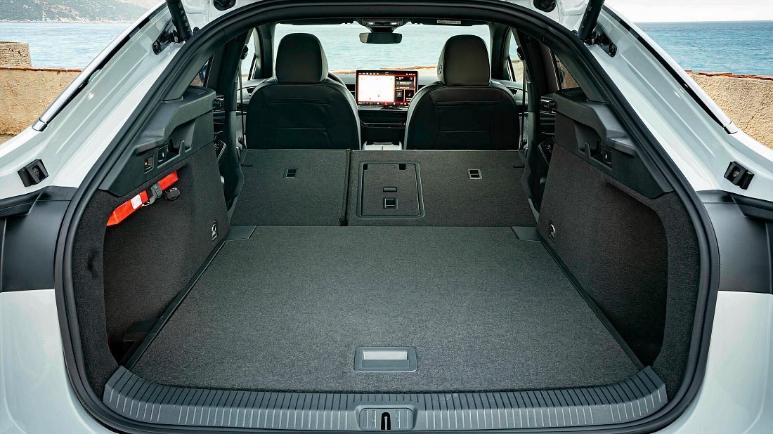 Фото Volkswagen ID.7 Pro (2023-…) разложенный багажник