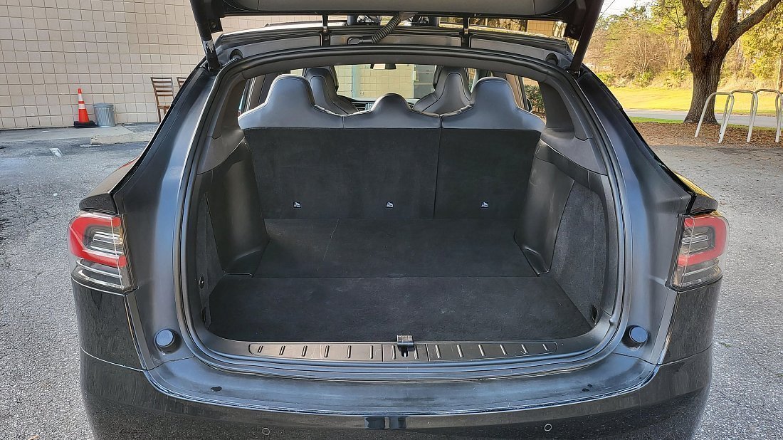 Tesla Model X Standard Range (2019-2020) багажник, сиденья подняты, грузовое пространство, объем багажника, вместимость багажника, место для хранения
