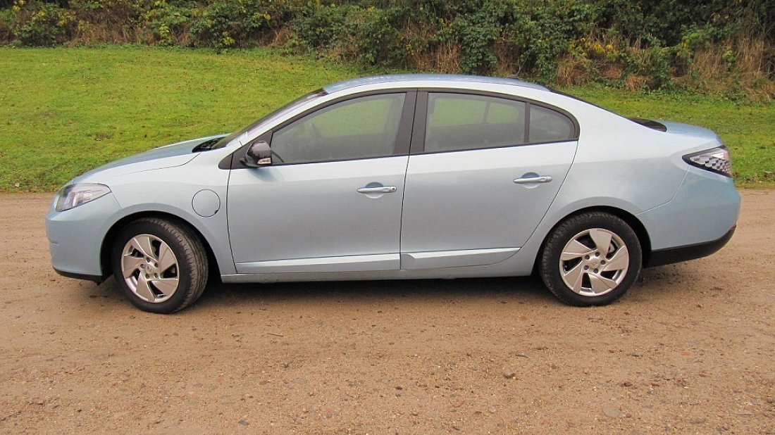Renault Fluence Z.E. (2011-2014) вид сбоку, силуэт, двери, колеса, экстерьер