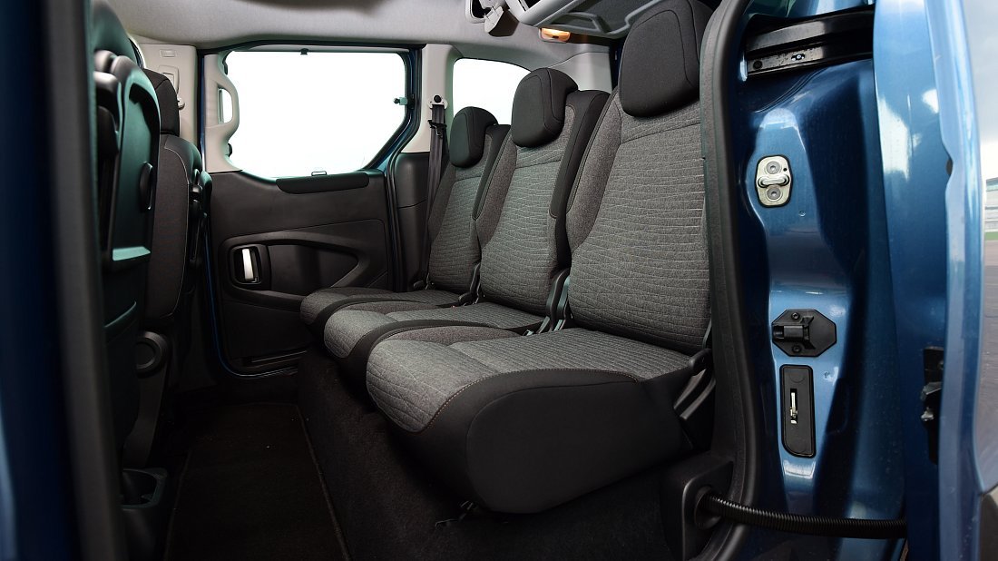 Citroën e-Berlingo Multispace (2017-2020) задние сиденья, пассажирские сиденья, пространство для ног, пространство над головой, интерьер