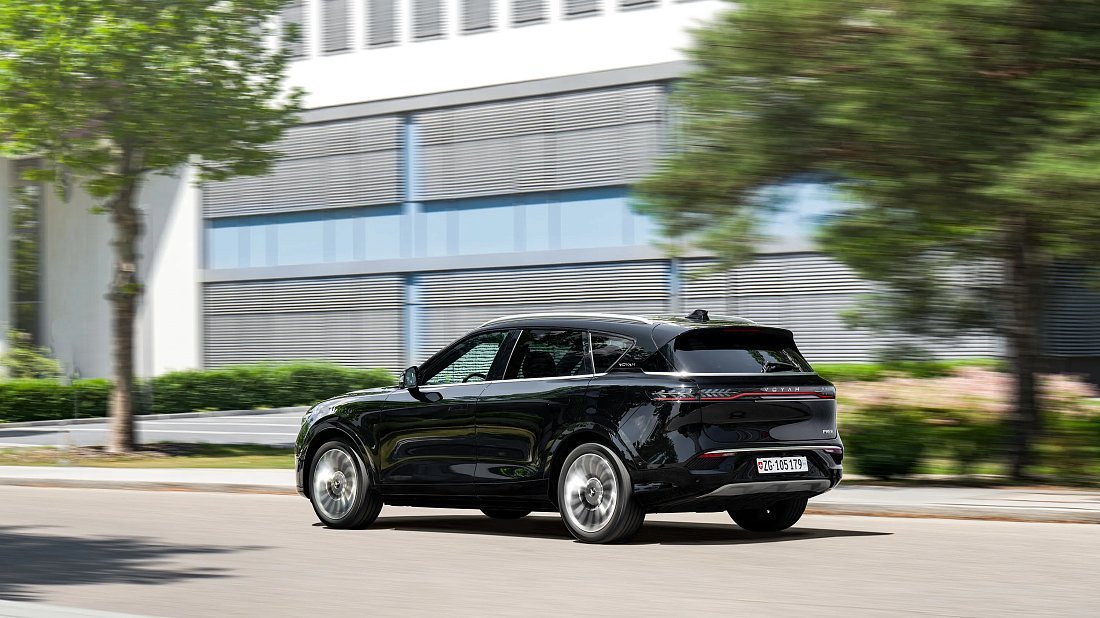 Voyah Free Electric Long Range (2022-...) задняя часть в три четверти, вид в три четверти, диагональ, экстерьер