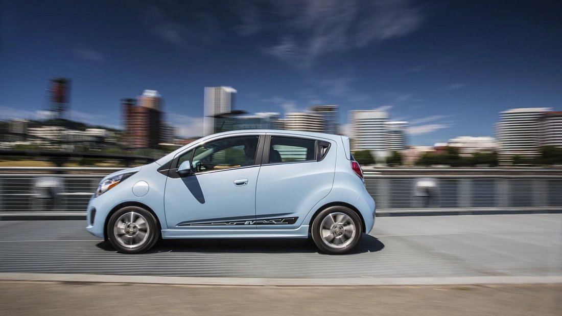 Chevrolet Spark EV 21 kWh (2013-2014) вид сбоку, силуэт, двери, колеса, экстерьер