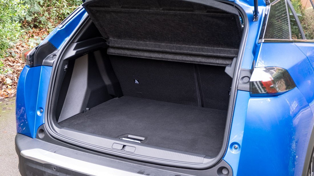 Фото Peugeot e-2008 50 kWh (2021-2023) багажник