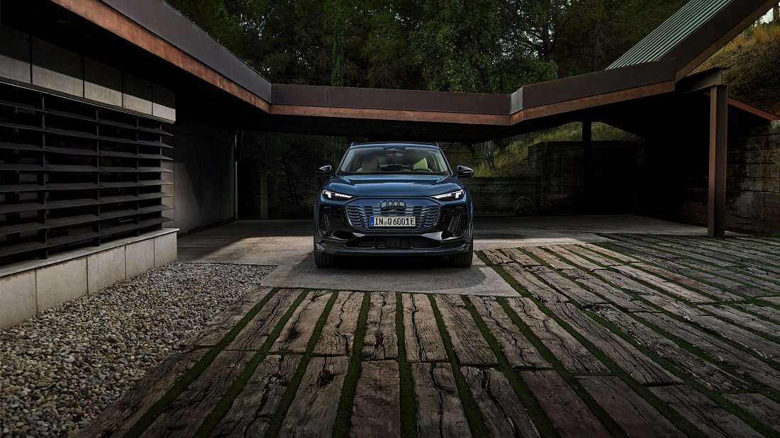 Audi Q6 e-tron Performance (2024-…) передняя часть, решетка радиатора, фары, бампер, экстерьер