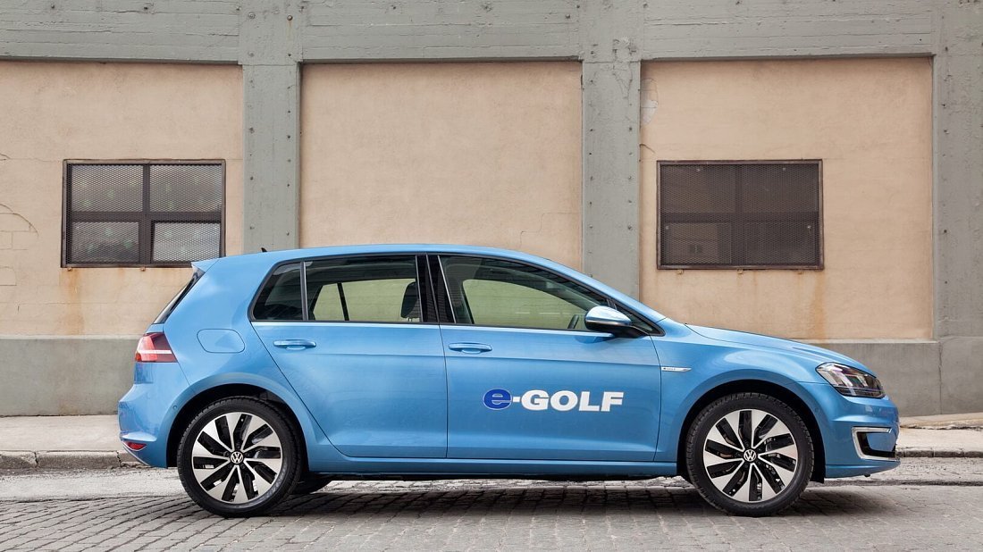 Volkswagen e-Golf 24.2 kWh (2014-2016) вид сбоку, силуэт, двери, колеса, экстерьер