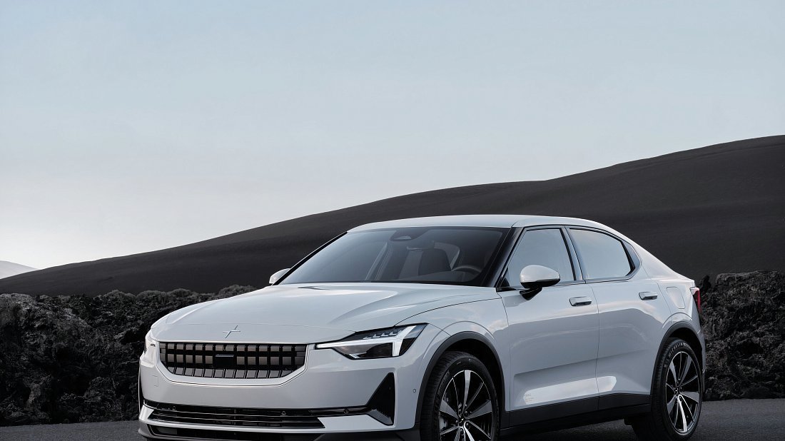 Polestar 2 Long Range Dual Motor (2020-2023) вид спереди, спереди сбоку, по диагонали, экстерьер