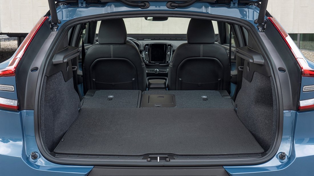 Volvo C40 Recharge (EC40) Twin Pure Electric (2021-2022) багажник, увеличенный объем, сиденья сложены, максимальный объем, максимальный груз, максимальная вместимость, максимальное пространство для хранения