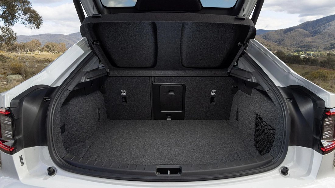 Polestar 2 Standard Range Single Motor (2024-…) багажник, сиденья подняты, грузовое пространство, объем багажника, вместимость багажника, место для хранения