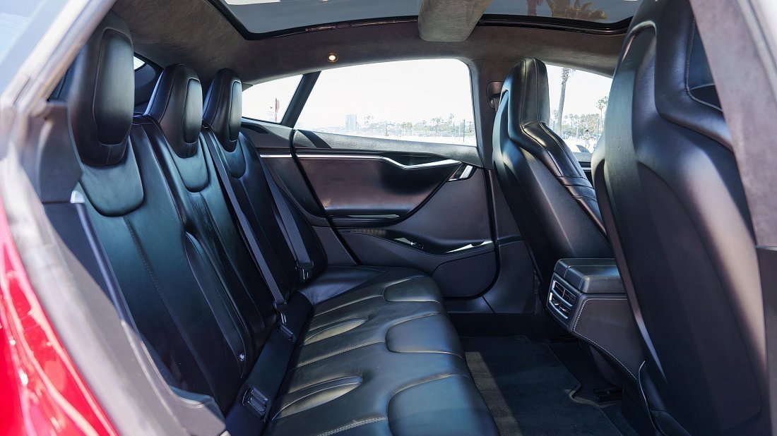 Tesla Model S 85 (2012-2016) задние сиденья, пассажирские сиденья, пространство для ног, пространство над головой, интерьер