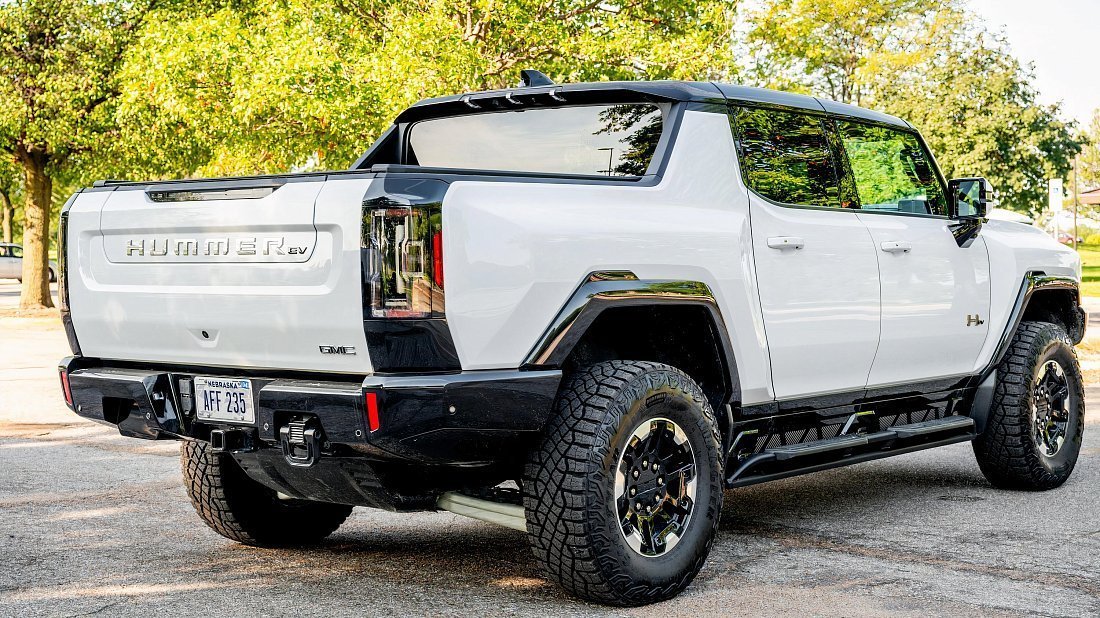 GMC Hummer EV Pickup 3X Extended Range (2021-…) задняя часть в три четверти, вид в три четверти, диагональ, экстерьер