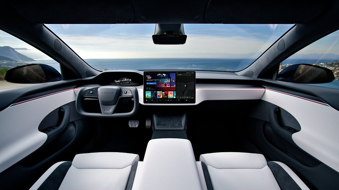 Tesla Model S Dual Motor (2025-…) интерьер, переднее сиденье, водительское сиденье, приборная панель, рулевое колесо, информационно-развлекательная система, кокпит