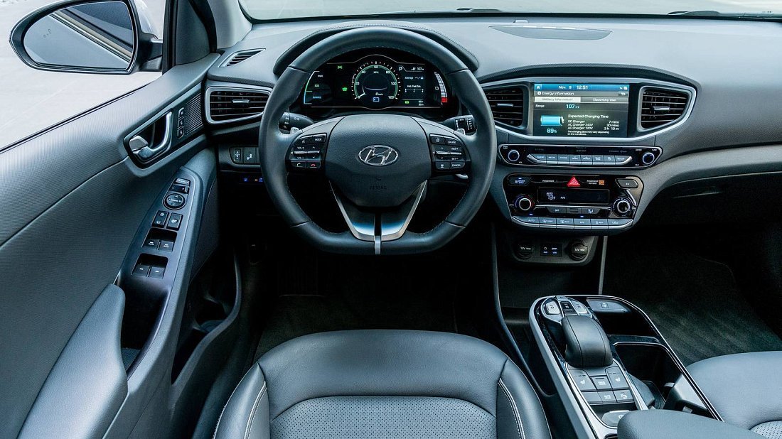 Фото Hyundai Ioniq Electric Gen 1 (2016-2019) интерьер