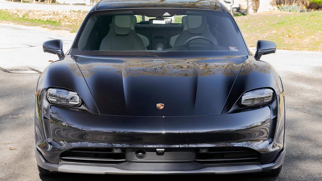 Porsche Taycan Turbo Cross Turismo (2021-2024) передняя часть, решетка радиатора, фары, бампер, экстерьер