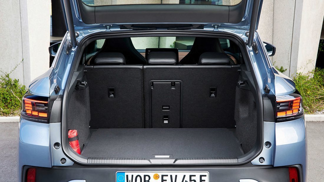 Volkswagen ID.5 Pro Performance (2022-2023) багажник, сиденья подняты, грузовое пространство, объем багажника, вместимость багажника, место для хранения