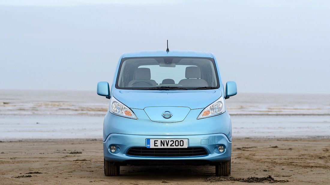 Nissan e-NV200 Evalia 24 kWh (2014-2018) передняя часть, решетка радиатора, фары, бампер, экстерьер