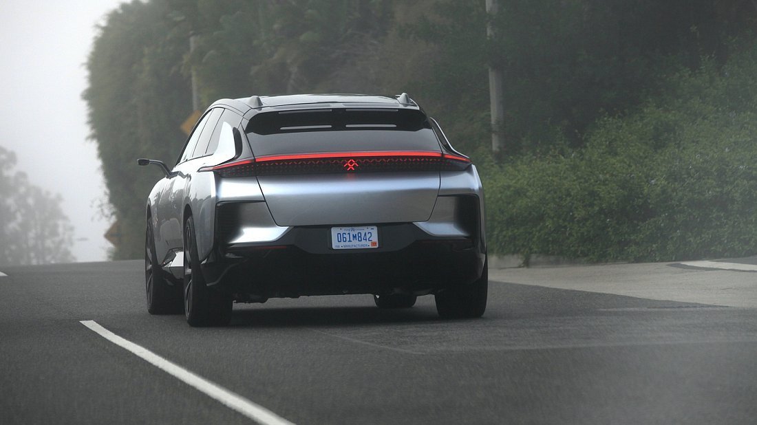 Faraday Future FF 91 2.0 Futurist Alliance (2023-…) задняя часть в три четверти, вид в три четверти, диагональ, экстерьер