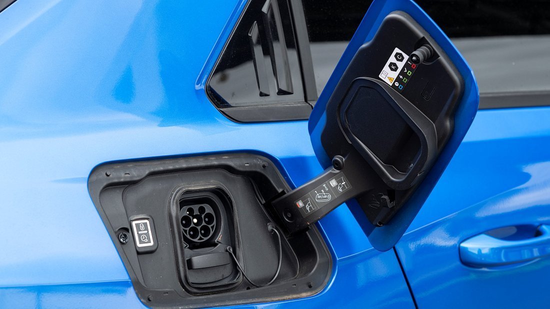 Opel Astra Electric (2023-…) порт для зарядки (Европа), зарядка, разъем, штекер, коннектор