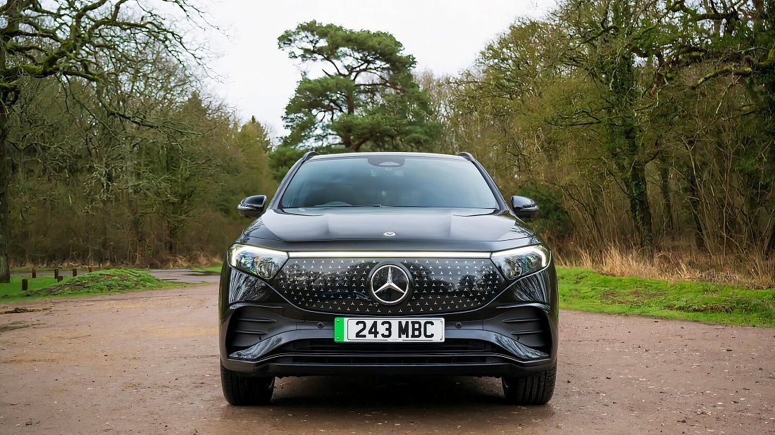Mercedes EQA 300 4MATIC (2023-…) передняя часть, решетка радиатора, фары, бампер, экстерьер