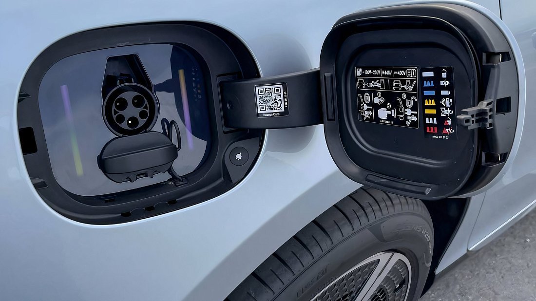 Mercedes EQS 580 4MATIC (2024-…) порт для зарядки (США), зарядка, разъем, штекер, коннектор