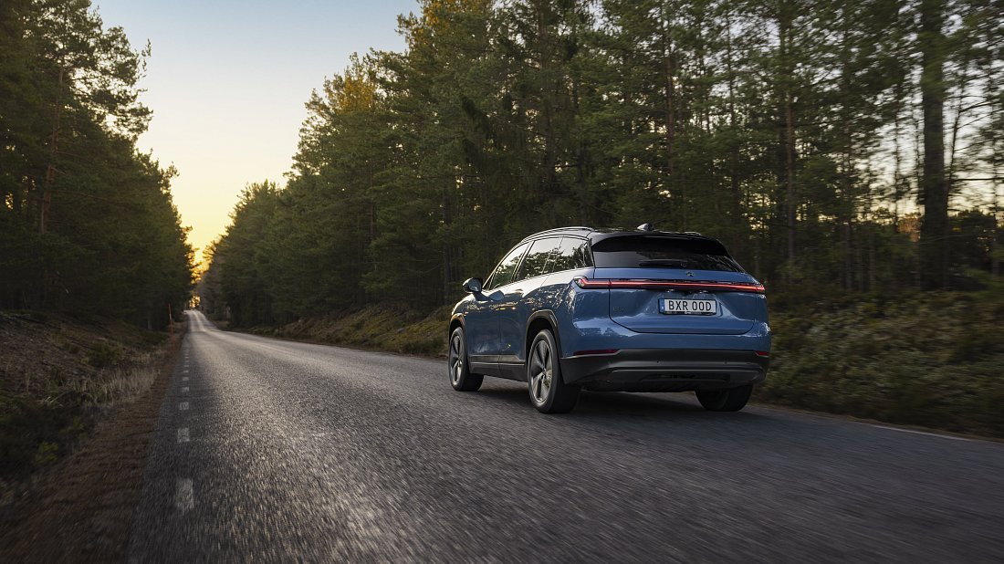 NIO EL7 Standard Range (2022-…) задняя часть в три четверти, вид в три четверти, диагональ, экстерьер