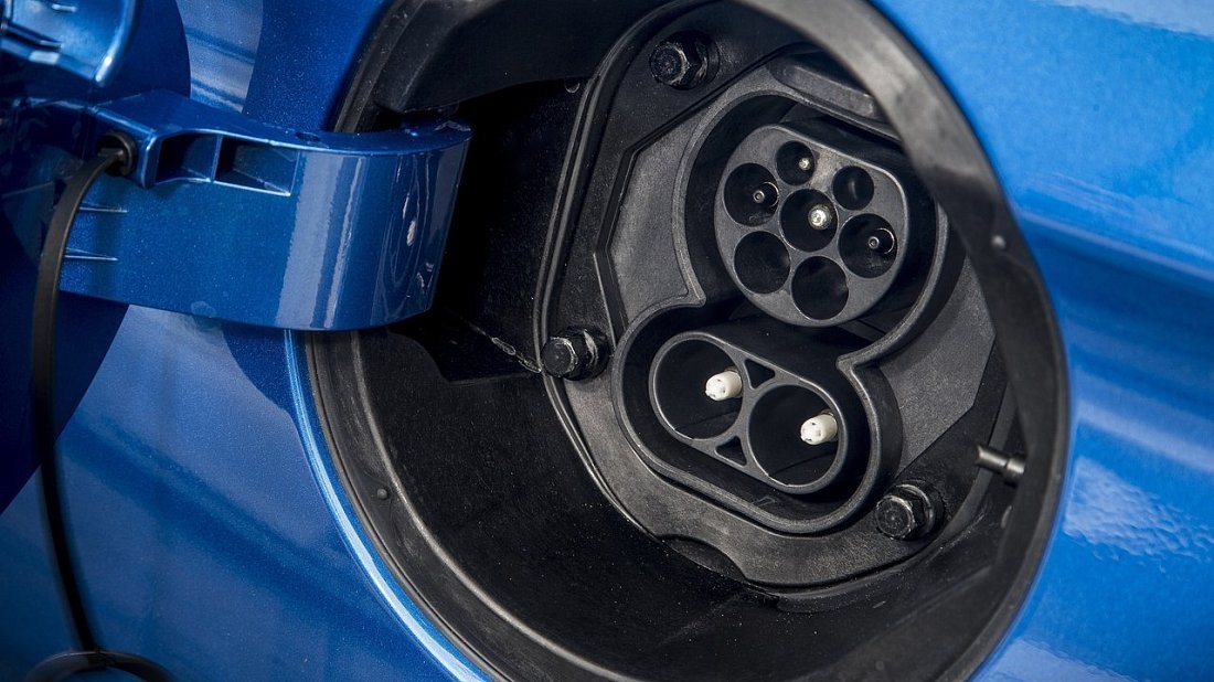 Фото Hyundai Ioniq Electric Gen 1 (2016-2019) порт для зарядки (Европа)