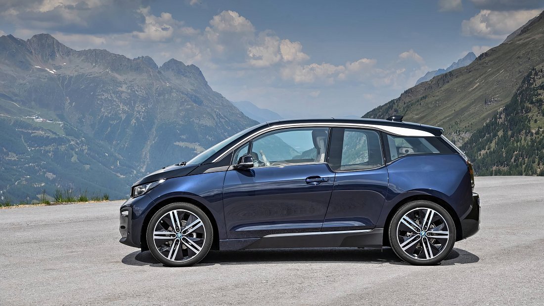 BMW i3 BEV 120 Ah (2018-2022) вид сбоку, силуэт, двери, колеса, экстерьер