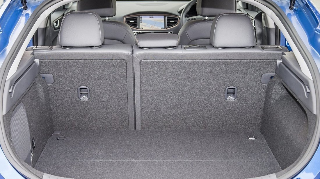 Фото Hyundai Ioniq Electric Gen 1 (2016-2019) багажник