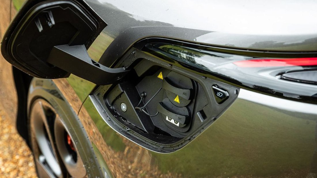 Фото MG IM5 Standard Range (2025-...) порт для зарядки (Европа)