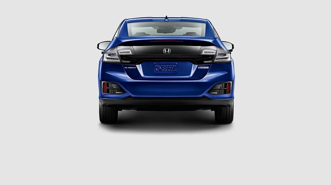 Honda Clarity Electric (2017-2019) вид сзади, задние фонари, багажник, спойлер, эмблема, бампер, экстерьер