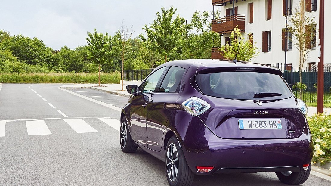 Renault Zoe Z.E. 40 R75/R90 Entry (2016-2018) задняя часть в три четверти, вид в три четверти, диагональ, экстерьер