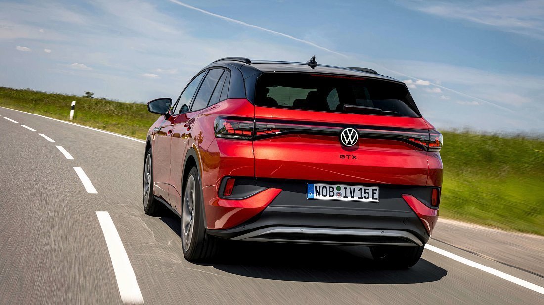Volkswagen ID.4 GTX (2021-2022) вид сзади, задние фонари, багажник, спойлер, эмблема, бампер, экстерьер