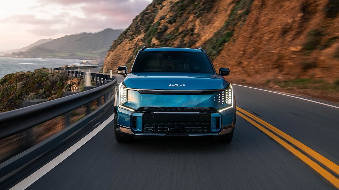 Kia EV9 GT Line AWD (2023-…) передняя часть, решетка радиатора, фары, бампер, экстерьер
