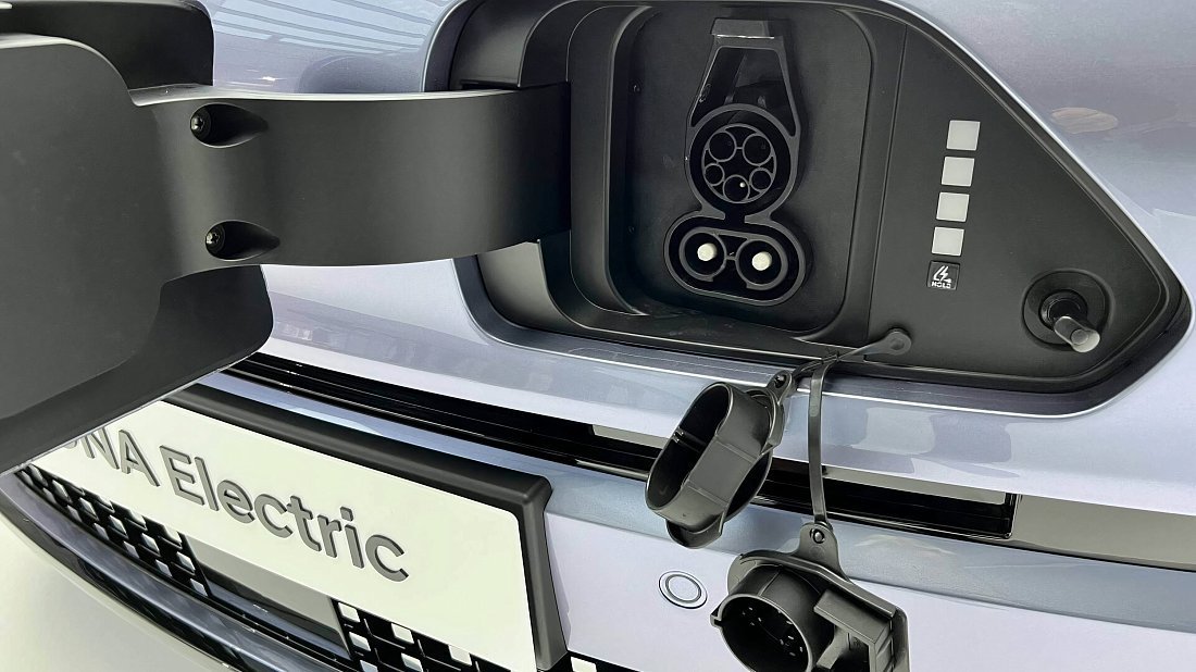 Hyundai Kona Electric Standard Range (2023-…) порт для зарядки (США), зарядка, разъем, штекер, коннектор