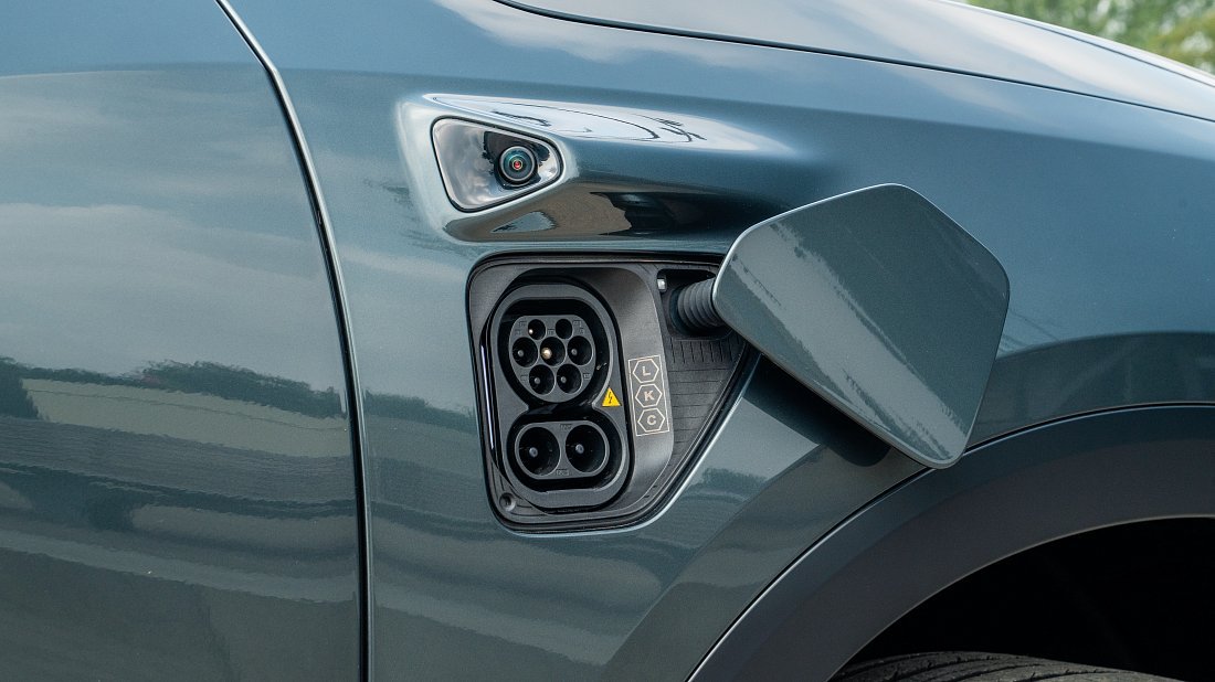 NIO EL8 Standard Range (2024-…) порт для зарядки (Европа), зарядка, разъем, штекер, коннектор