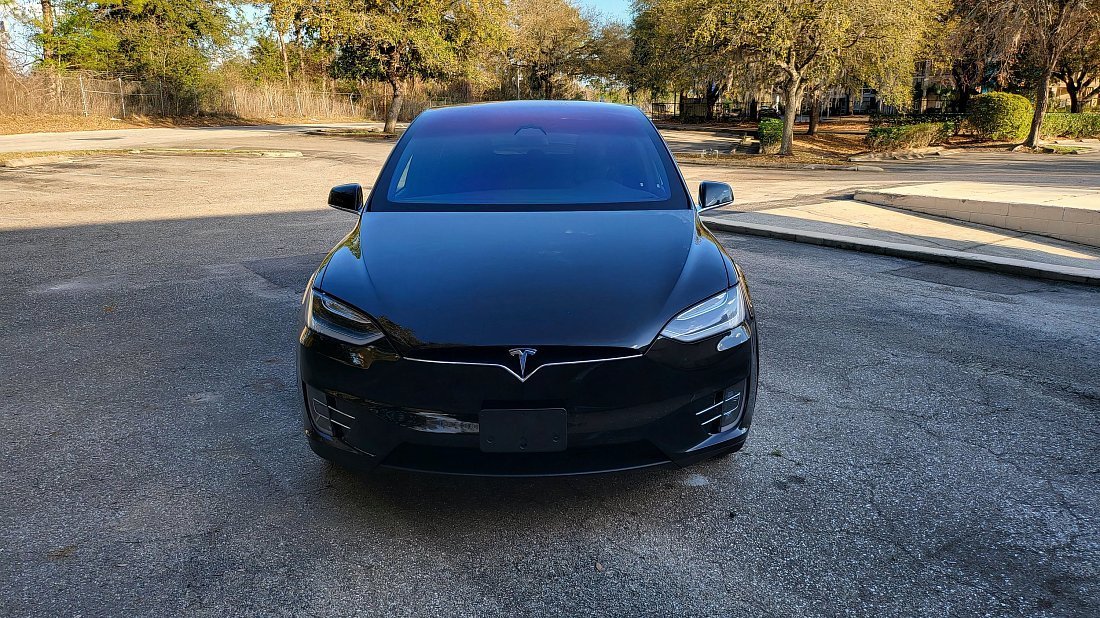 Tesla Model X 100D (2017-2019) передняя часть, решетка радиатора, фары, бампер, экстерьер