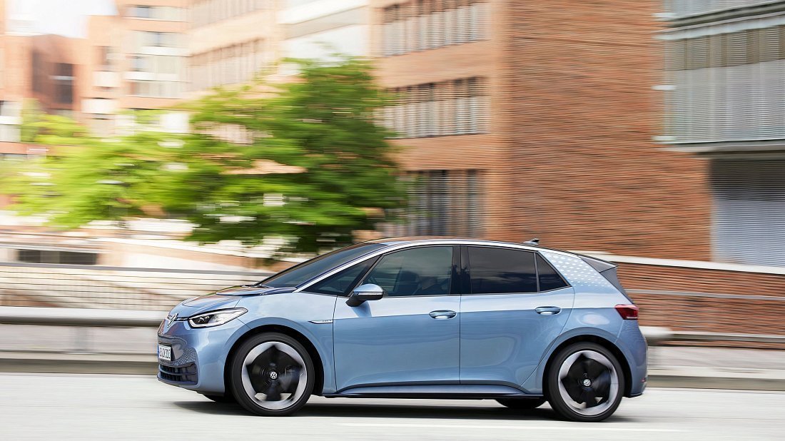 Volkswagen ID.3 Pro Performance (2020-2023) вид сбоку, силуэт, двери, колеса, экстерьер
