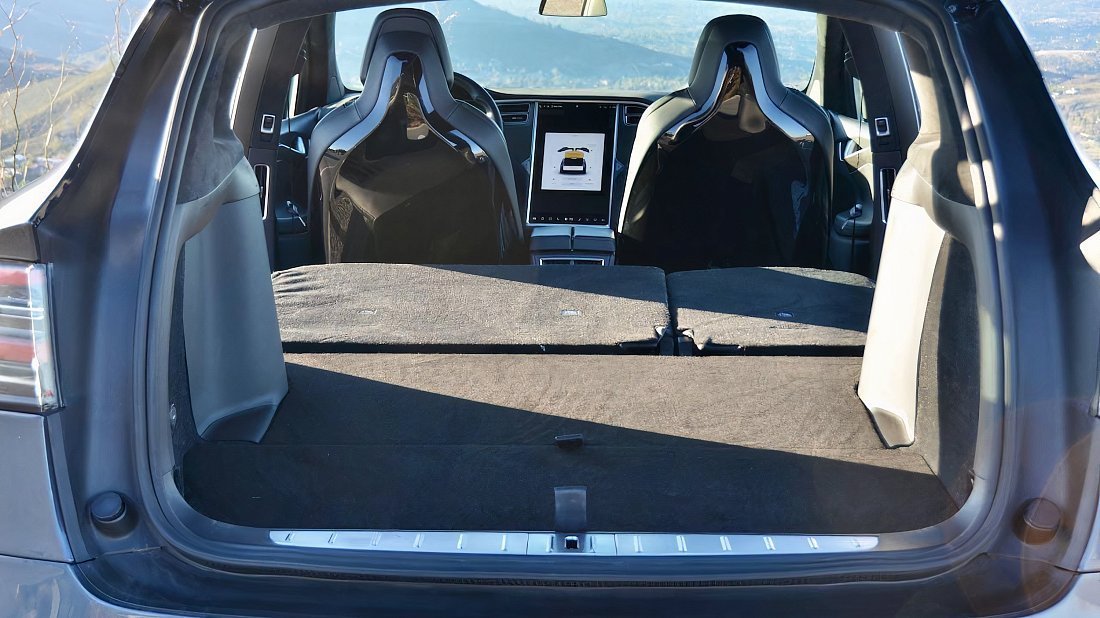 Tesla Model X 75D (2016-2019) багажник, увеличенный объем, сиденья сложены, максимальный объем, максимальный груз, максимальная вместимость, максимальное пространство для хранения
