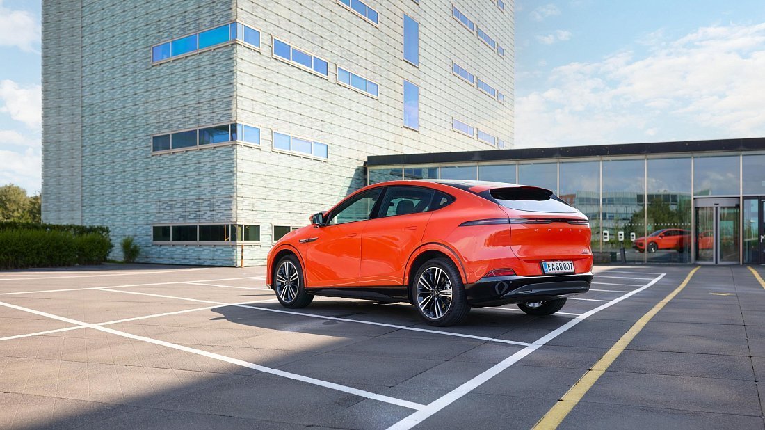XPENG G6 AWD Performance (2024-...) задняя часть в три четверти, вид в три четверти, диагональ, экстерьер
