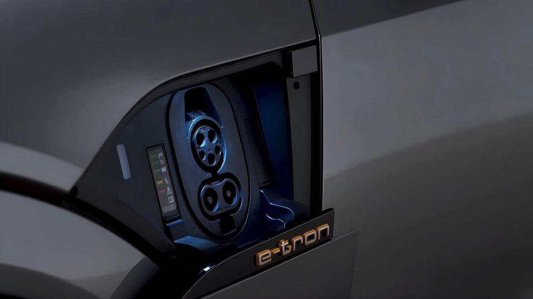 Audi Q8 Sportback e-tron 50 quattro (2022-…) порт для зарядки (США), зарядка, разъем, штекер, коннектор