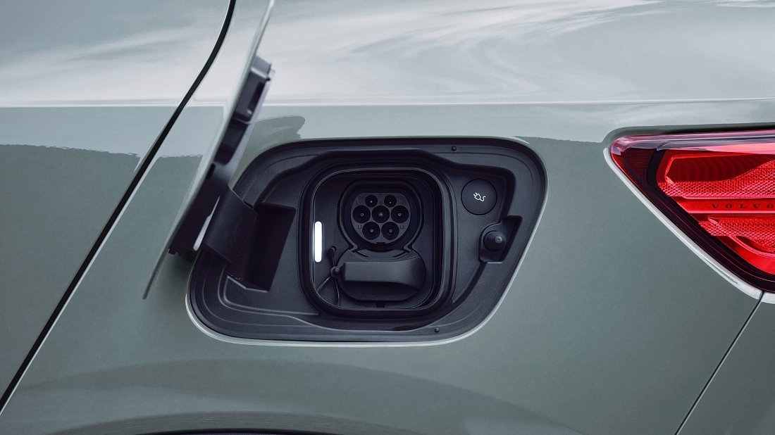 Volvo XC40 Recharge (EX40) Pure Electric (2022) порт для зарядки (Европа), зарядка, разъем, штекер, коннектор