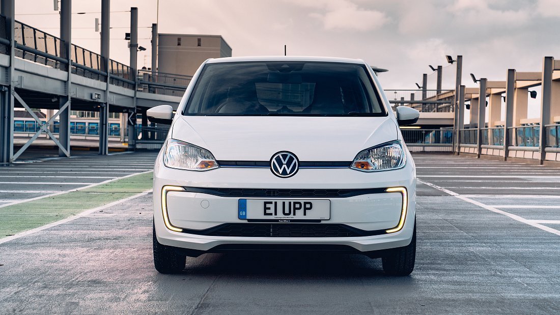 Volkswagen e-Up! 36.8 kWh (2020-2023) передняя часть, решетка радиатора, фары, бампер, экстерьер